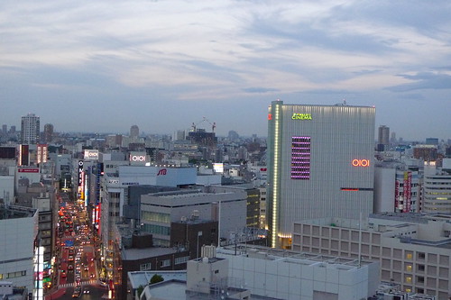 The Marui building and the bustling traffic