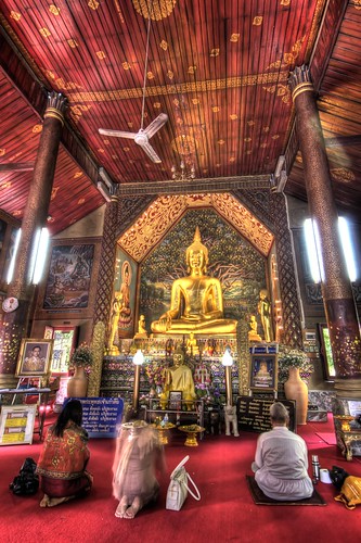 Inside Wat Chiang Man
