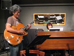 塚山エリコさん(hammond organ)＆伊丹雅博さん(guitar)
