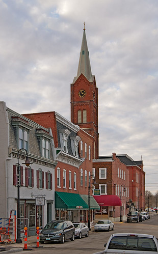 Downtown Washington, Missouri, USA - street view of Saint Francis Borgia Church tower