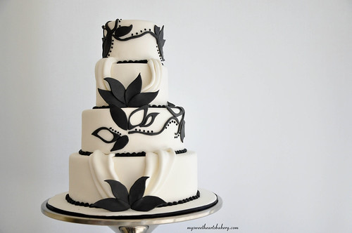 Black and White Wedding Model Cake