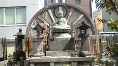 Tanaka family grave (on left)