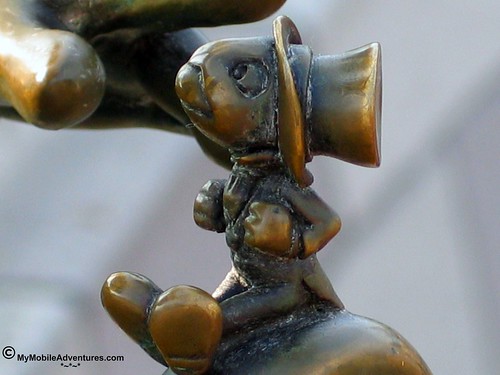 IMG_0065-WDW-MK-Jiminy-Cricket-bronze