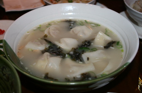 Chengdu crescent dumplings in a savoury broth