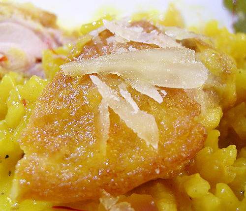 Chicken thighs with saffron risotto (雞腿肉佐番紅花義大利燉飯)-090201