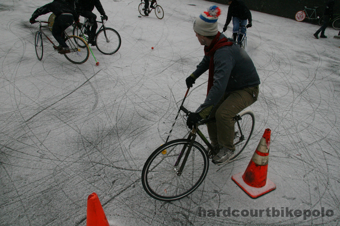 hardcourt bike polo jonny in goal snow