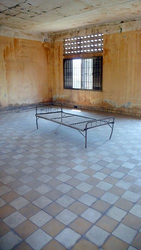 tuol sleng prison museum