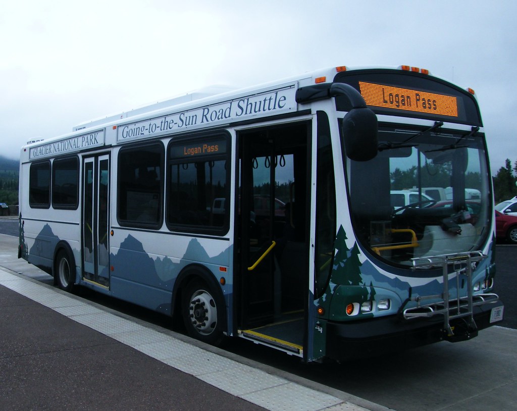shuttle bus (Glacier park)