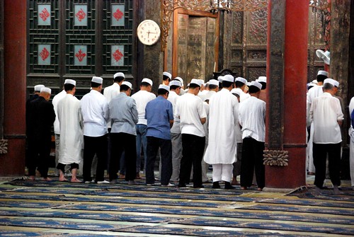 praying at the great mosque, xian