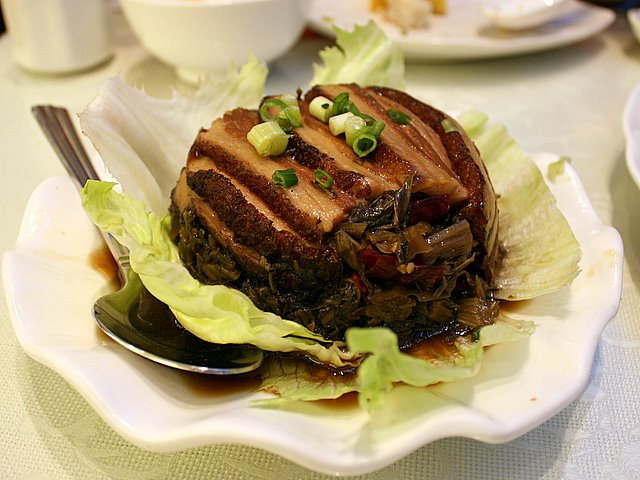 Granny's "mei cai kou rou" (梅菜扣肉) or Pork Belly Slices with Preserved Salted Vegetable (Mustard Greens)