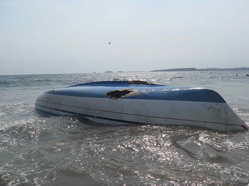boat on da beach