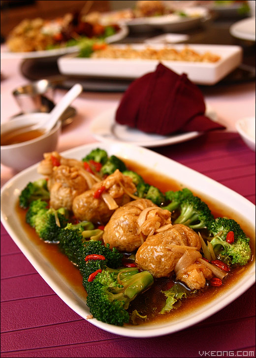 golden-pocket-with-broccoli