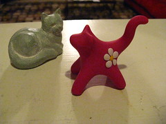 Daisy figurine with Isabel Bloom cat