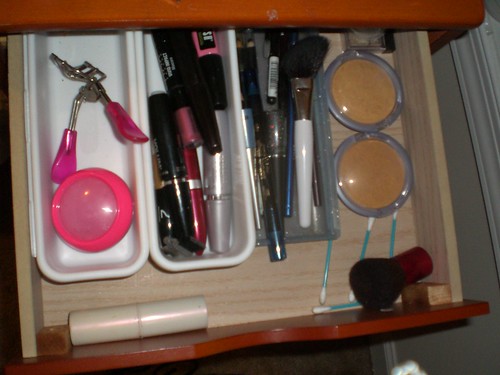 Makeup drawer 1 random junk as usal 