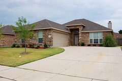 House For Sale in Red Oak, TX