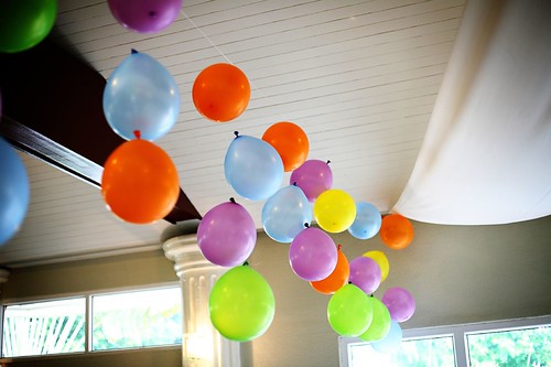 drop balloons from yanple