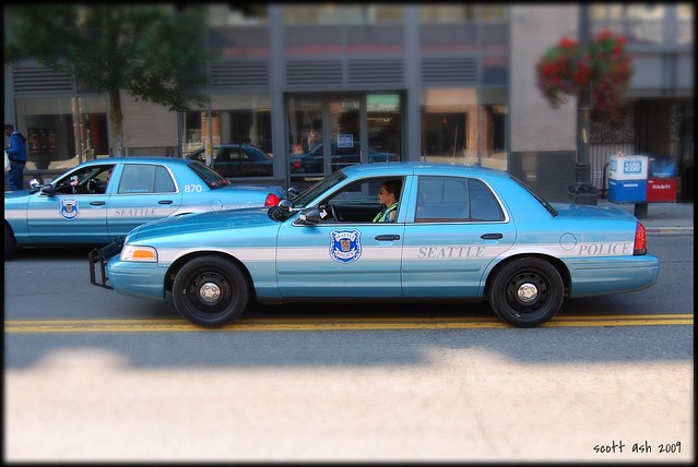 seattle washington police pioneersquare seattlepolice spd downtownseattle lewa fordcrownvictoria 2000views slicktop fordcrownvic nikond40
