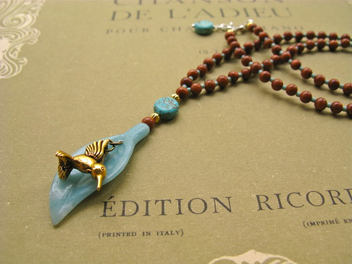 Hummingbird necklace (goldstone)