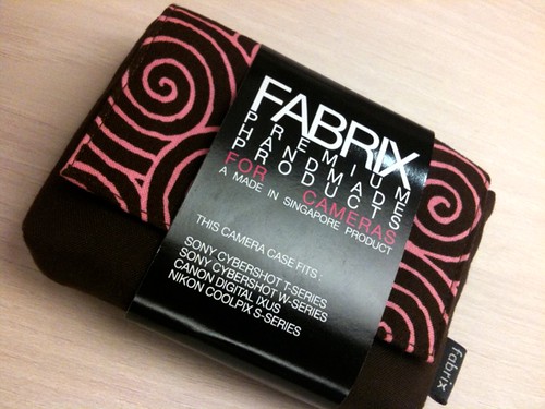 I really like the Fabrix camera case