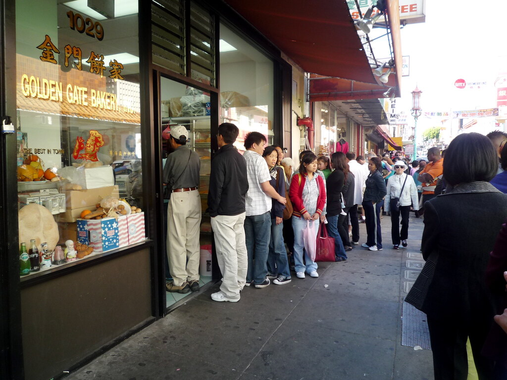The queue at Golden Gate Bakery