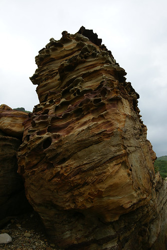 奇岩。