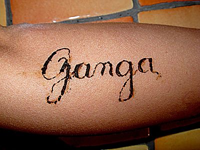 henna tattoo-name design. april-mo