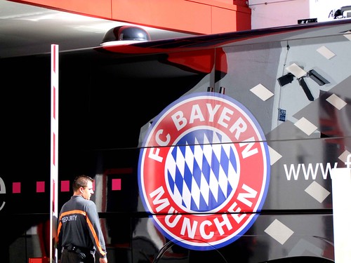 Fc Bayern Munich Logo: bus
