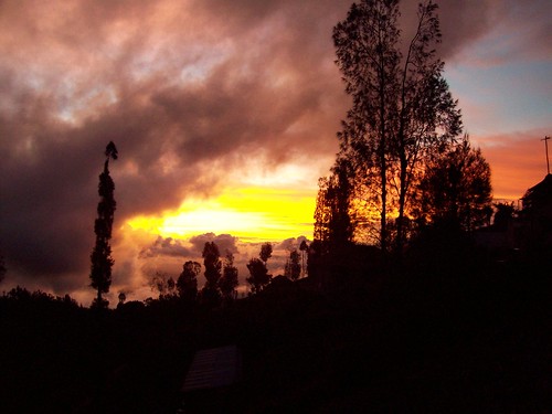 Panorama elok matahari terbit di desa Ngadas (Nina/Yesy)