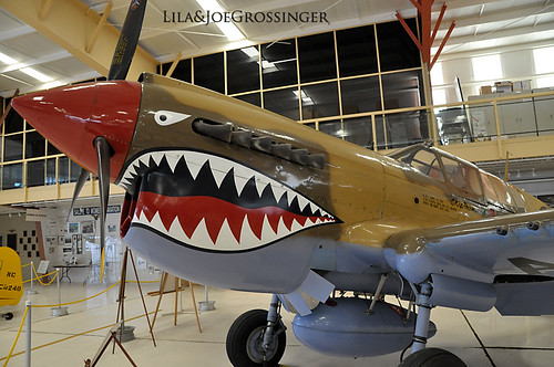 Curtiss P 40. Curtiss P-40 Flying Tiger