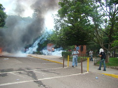 represión en la UNAH 5 de Agosto con balas de goma por Protesta