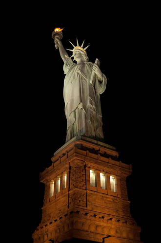 フリー画像|人工風景|彫刻/彫像|自由の女神|夜景|アメリカ風景|ニューヨーク|フリー素材|