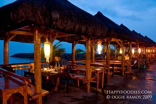 Cabana dining at Sea Breeze Restaurant