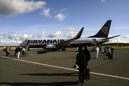 Tampere #5 - RyanAir Boeing 737-800 (by dr_tr)