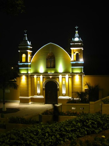 iglesia ermita at night