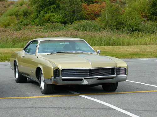 1967 Buick Riviera with a'66 front clip by PhilR2