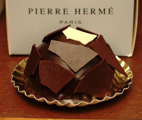photo dun délicieux gâteau Pierre Hermé de Canon S3 IS in Paris, France utilisée sous licence cc