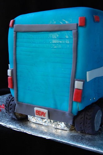 Luke's Mack Truck cake - rear detail