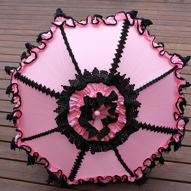pink-black-parasol-1