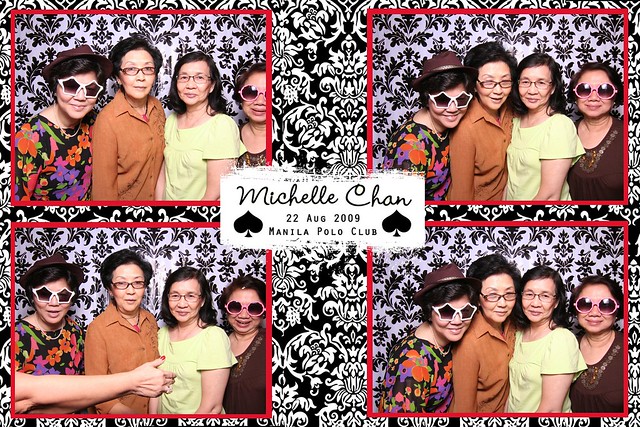 113929-custom-poof_middle by Poof Photobooth
