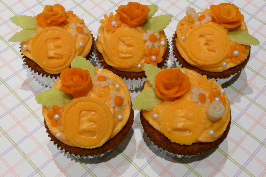 Dutch Wedding Cupcakes