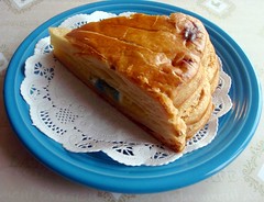 Posterior view of the Galette des rois