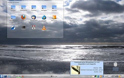 KDE 4.3rc3 avec le fond "plage" sous Archlinux 64 bits