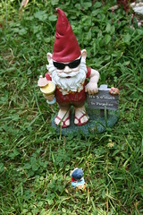 A cool party gnome