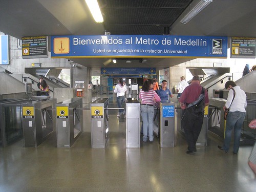 Universidad metro station