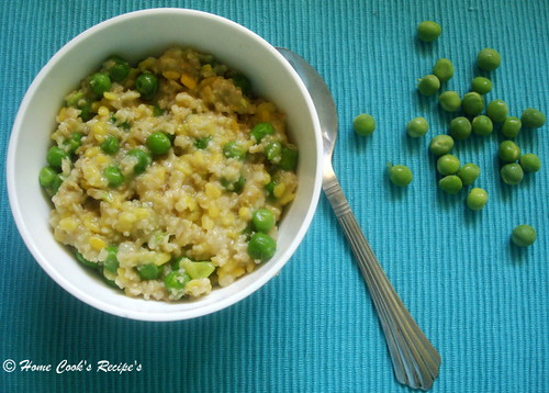Oats with Moong Dal and Green Peas