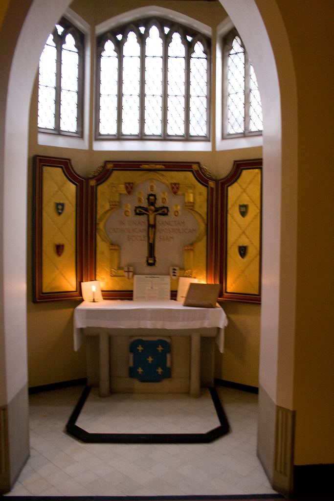 Side altar2