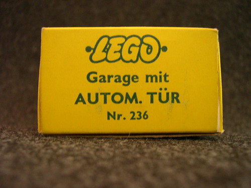 Early Lego German 236 Garage Kit (end flap)