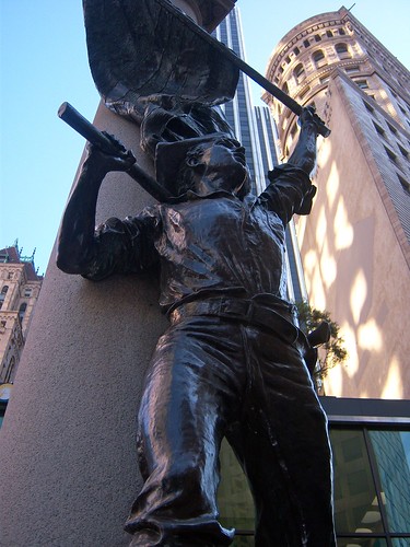 Photo: Statue commemorating the American annexation of California.