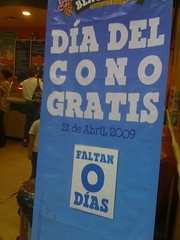 Free cone day at Ben-n-Jerry's - Mexico city edition.