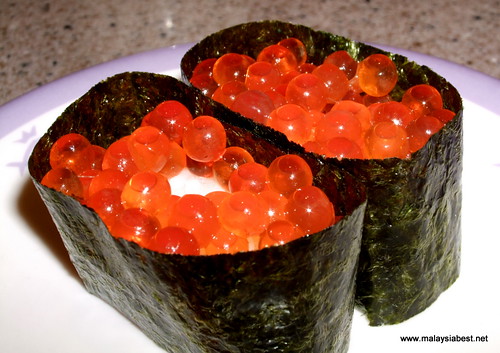 salmon roe sushi